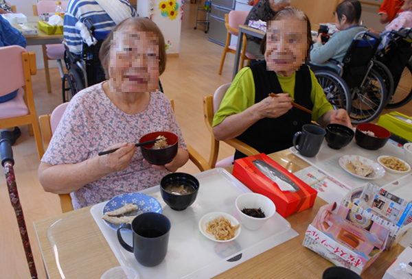 人赤飯2モザ.png